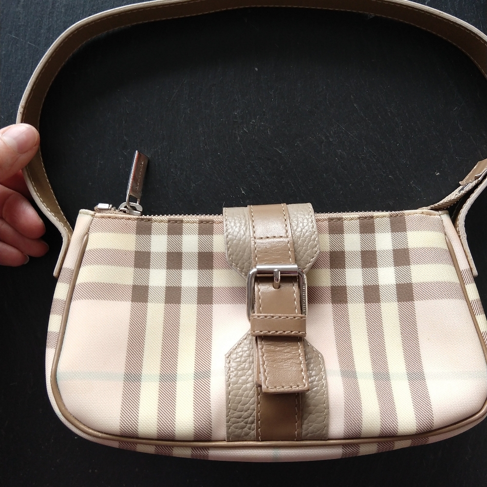 Burberry purse